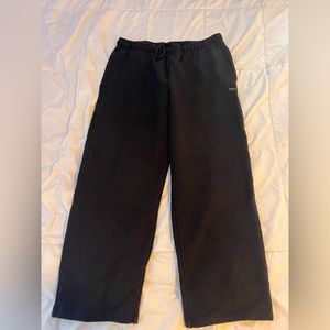 Aritzia TNA Black Mega Fit Straight Leg Sweatpant